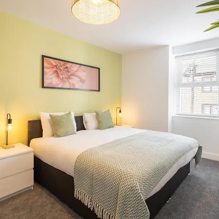 4 Bedroom With Parking Feriehus