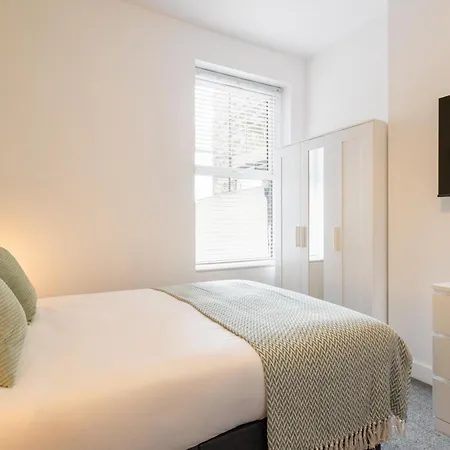 4 Bedroom With Parking Feriehus *
