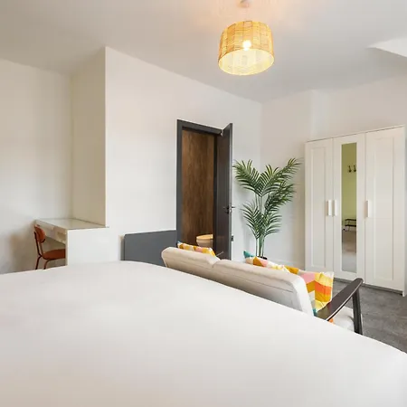 4 Bedroom With Parking * Harrogate