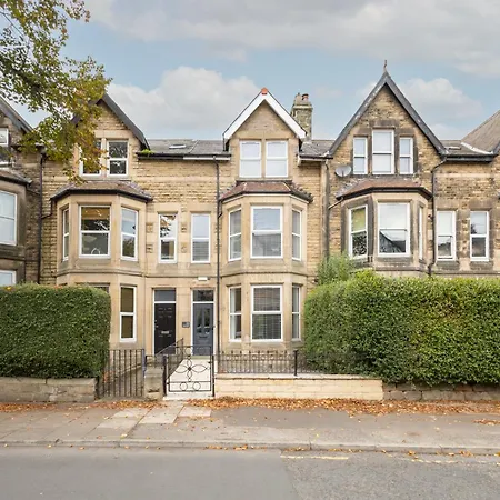 Tatil Evi 4 Bedroom With Parking Harrogate