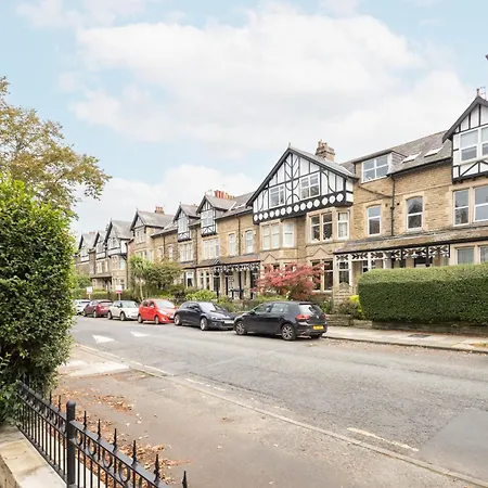 Tatil Evi 4 Bedroom With Parking Harrogate