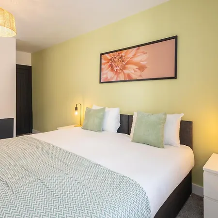 4 Bedroom With Parking Tatil Evi Harrogate